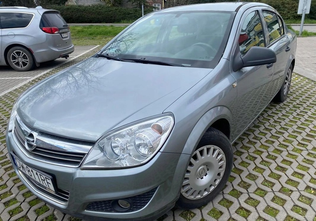 Opel Astra 1.6 Benzyna 2011 Salon PL I-Wlascic...