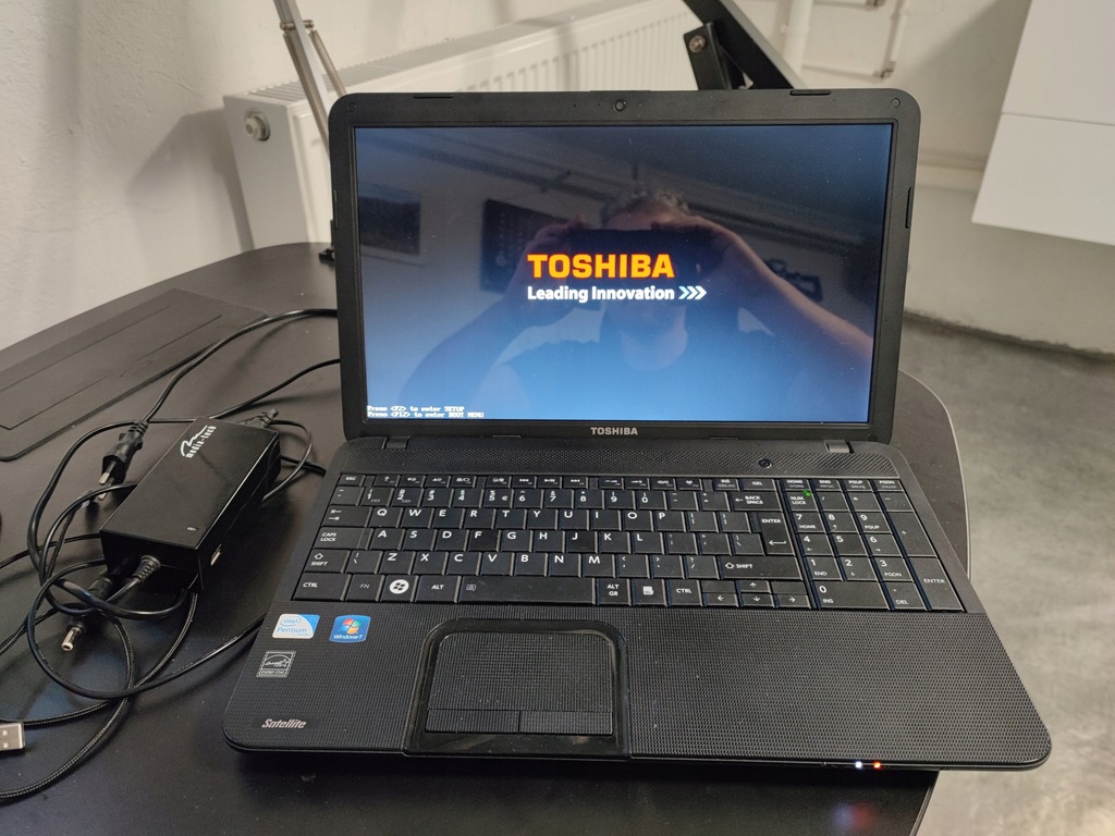 Toshiba SATELITE C850-12R Intel D/C 4GB/250GB