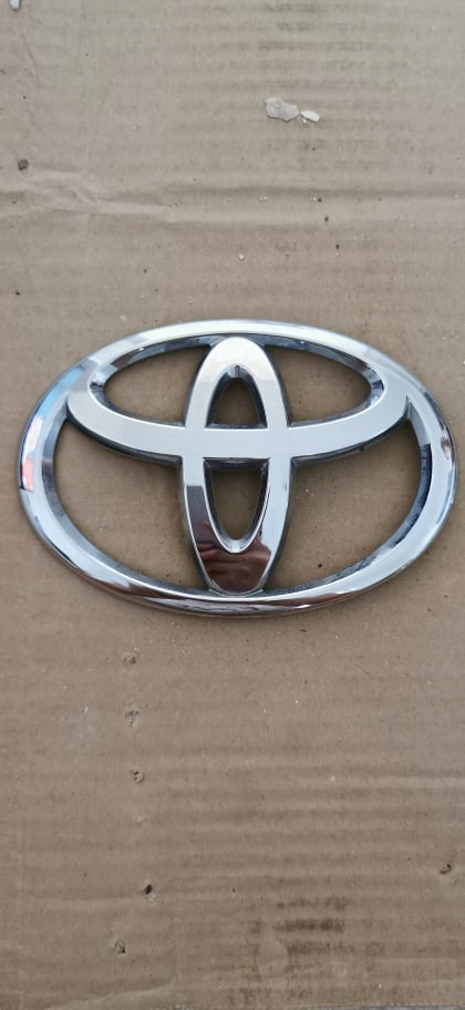 Emblemat Toyota AURIS YARIS TYŁ 75312-05030
