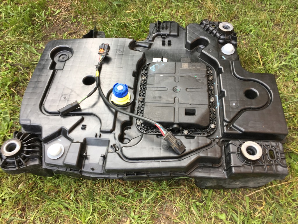 Peugeot 508 SW uszkodzony zbiornik adblue 8499884610
