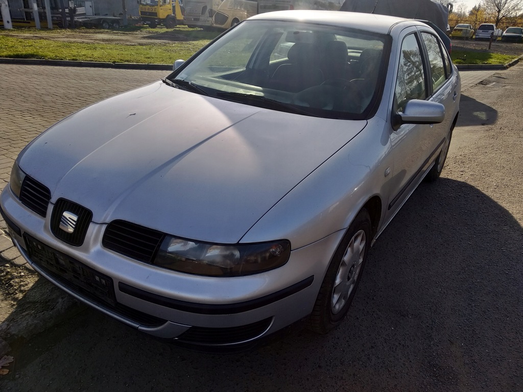 ZDERZAK PRZEDNI SEAT TOLEDO II LEON I LS7N .