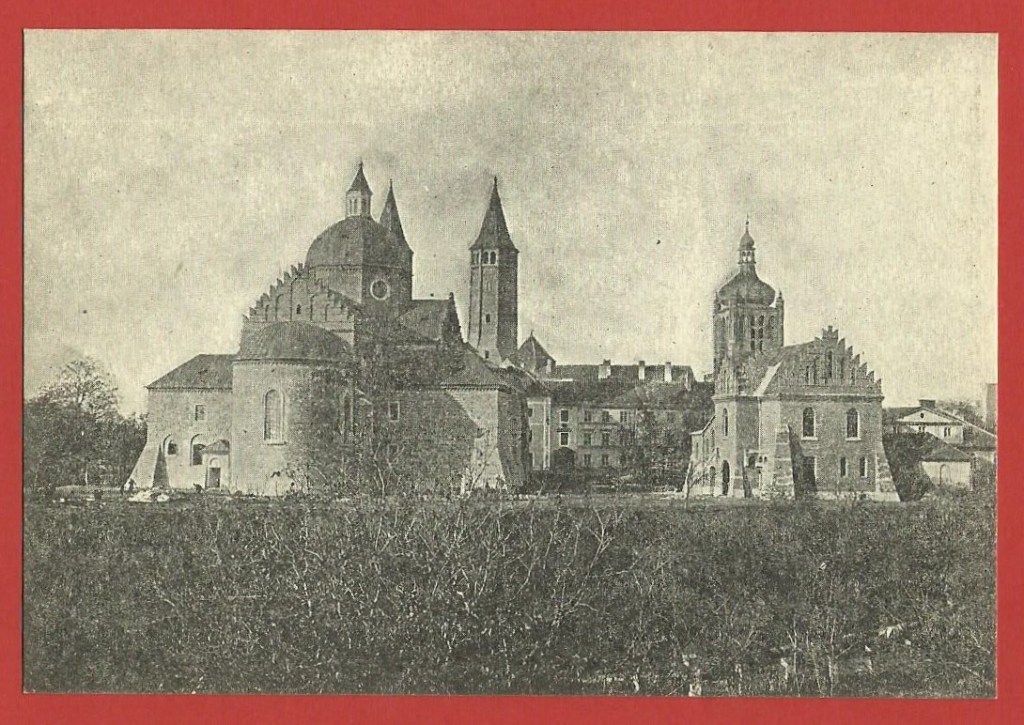 Płock, Katedra, Muzeum dyecezjalne, Dzwonnica.