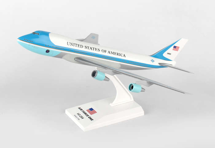 Купить Модель самолета Боинг 747 ВВС США 1:250 SKR041: отзывы, фото, характеристики в интерне-магазине Aredi.ru