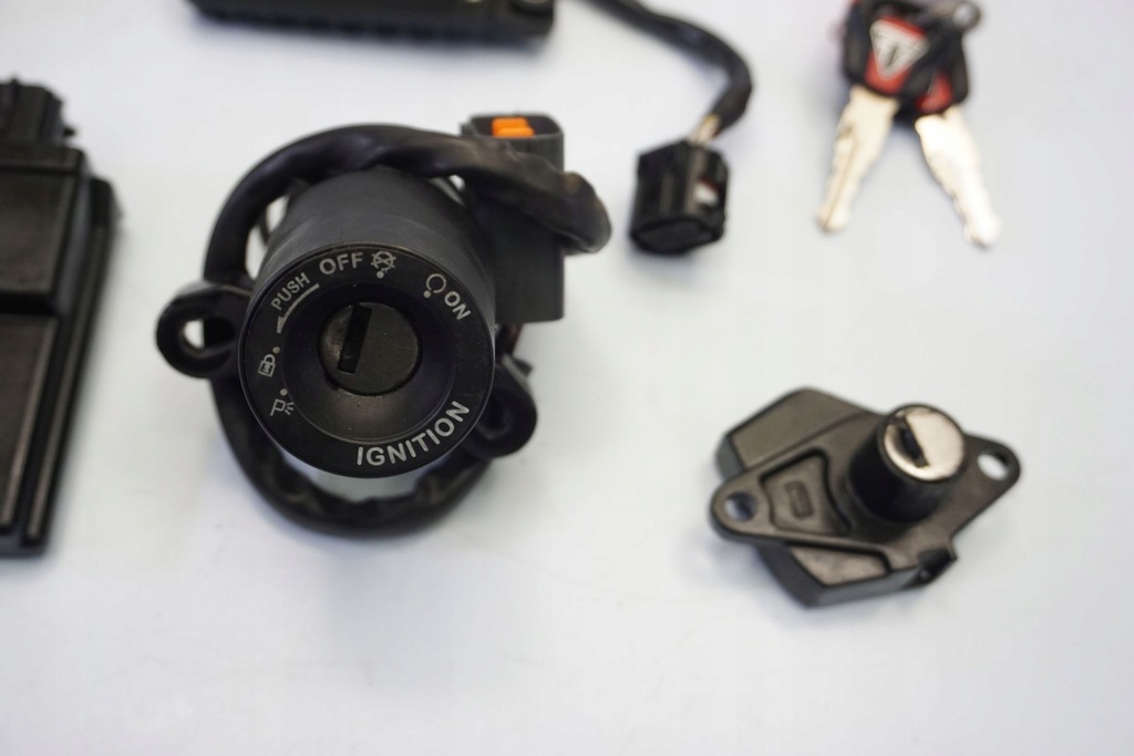 TRIUMPH STREET TRIPLE 765 RS 17-19 STACYJKA KOMPUTER WLEW