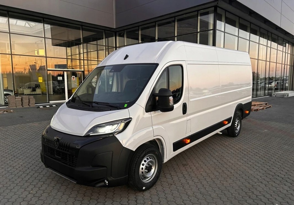 Peugeot Boxer Furgon L4H2 335 2.2 140KM MT6 DMC 3.5t Heavy 15m3