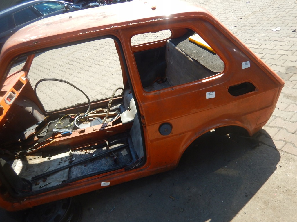 FIAT 126P MALUCH ĆWIARTKA BŁOTNIK TYŁ LEWY