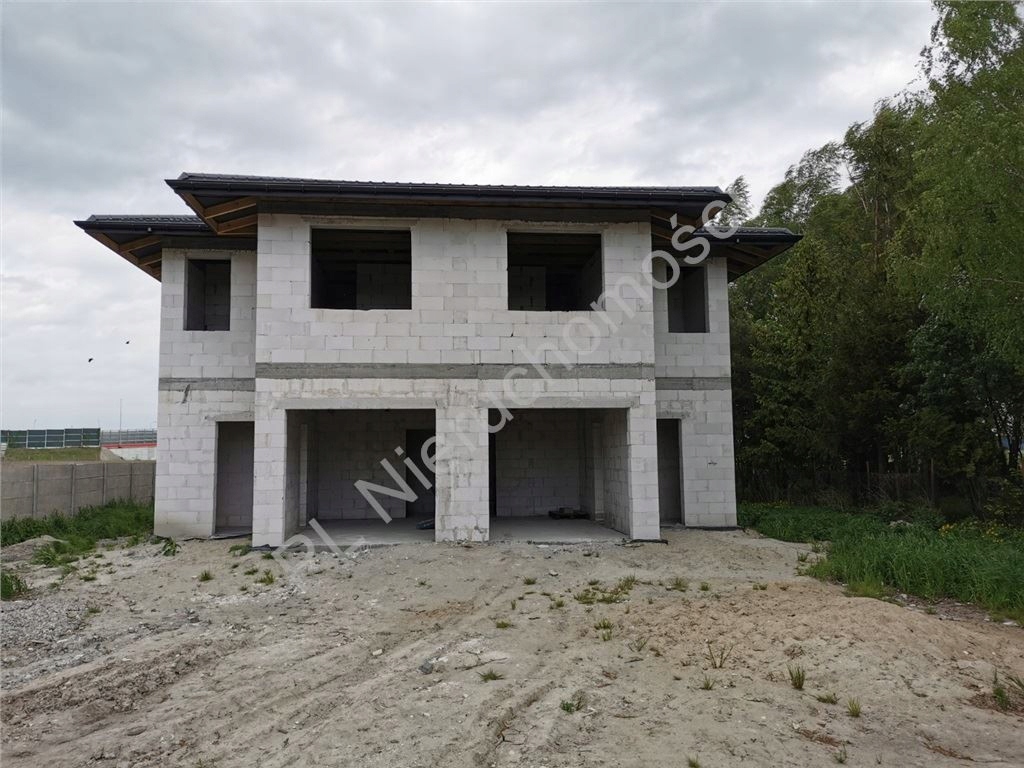 Dom, Piastów, Pruszkowski (pow.), 320 m²