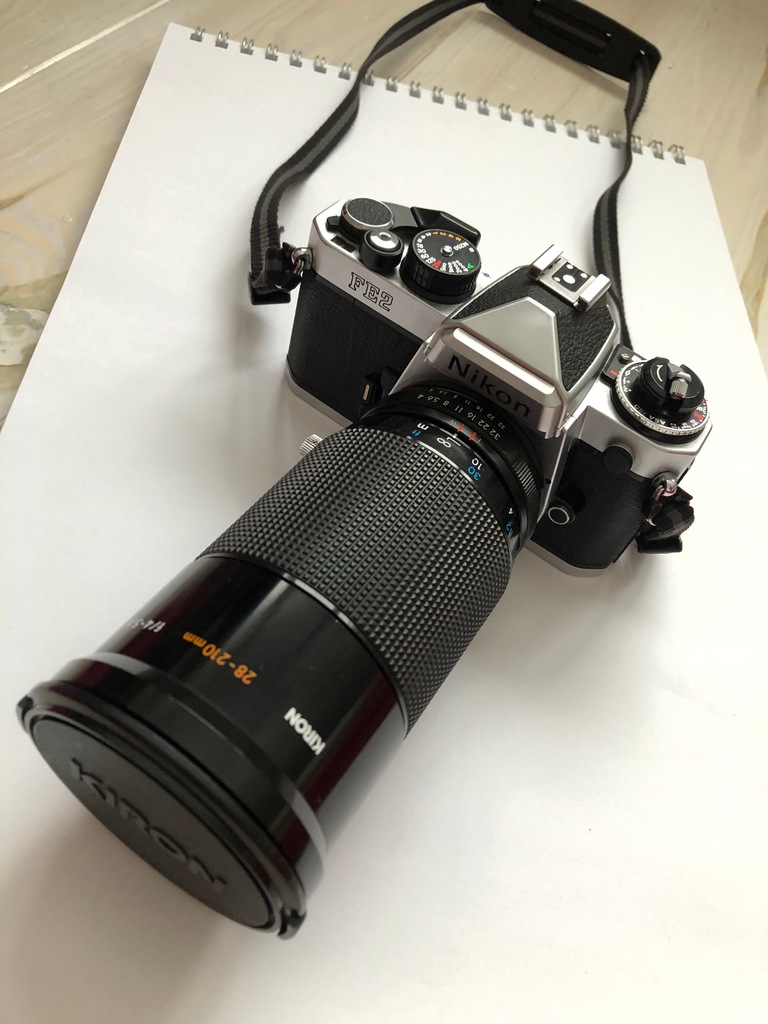 Nikon FE2 + obiektyw KIRON 28-210 mm f/4-5.6