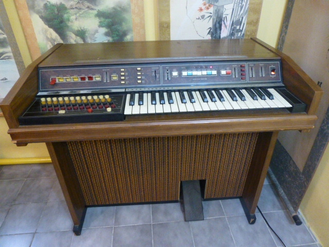 Organy Hammonda. Hammond Sounder III /USA 1973