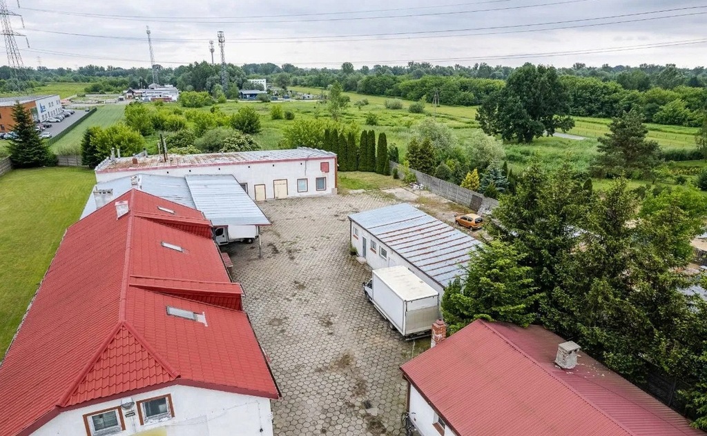 Magazyny i hale, Łomianki, 625 m²