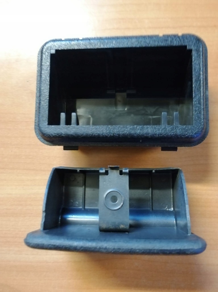 Popielniczka kpl Polonez FSO 125p