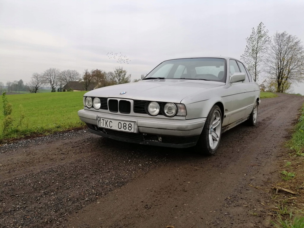 BMW 5 (E34) 535 i 211 KM