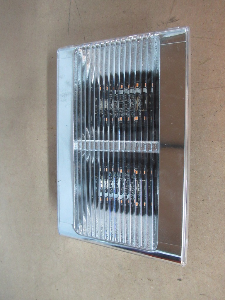 LAMPKA PRAWA OŚWIETLENIA KABINY VOLVO FH 4 LED