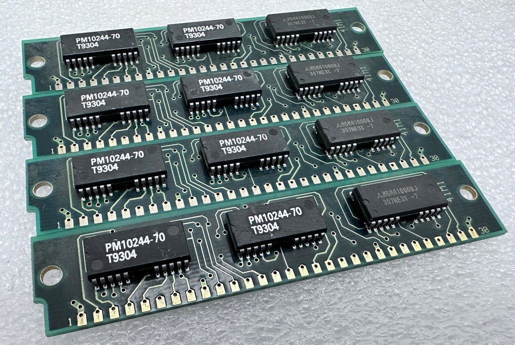 Stara Retro pamięć RAM PM10244-70 T9304 M5M41000BJ 307NE3X-7