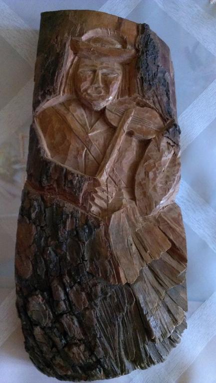 Rzeźba w drewnie z roku 1975