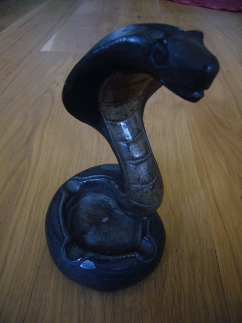 popielniczka figurka kobry teka