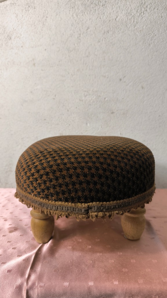 podnóżek taborecik tapicerowany vintage