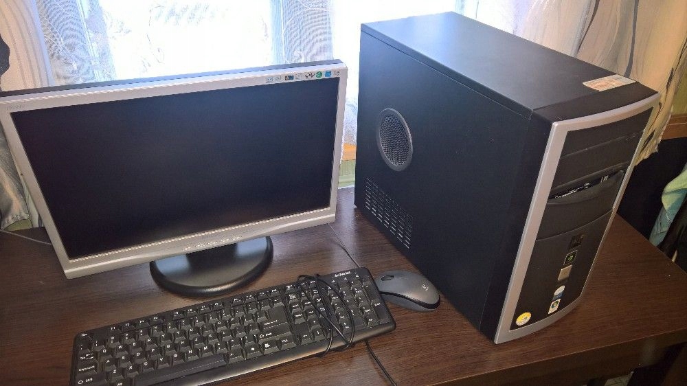 Komputer Monitor core 2 duo geforce 6600 Vista 2gb