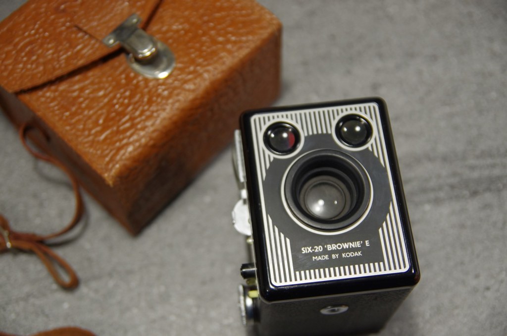 legendarny aparat - Kodak Brownie E Six-20 - KILu