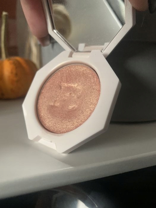 Rozświetlacz fenty beauty Hustla Baby wersja mini 9919023069