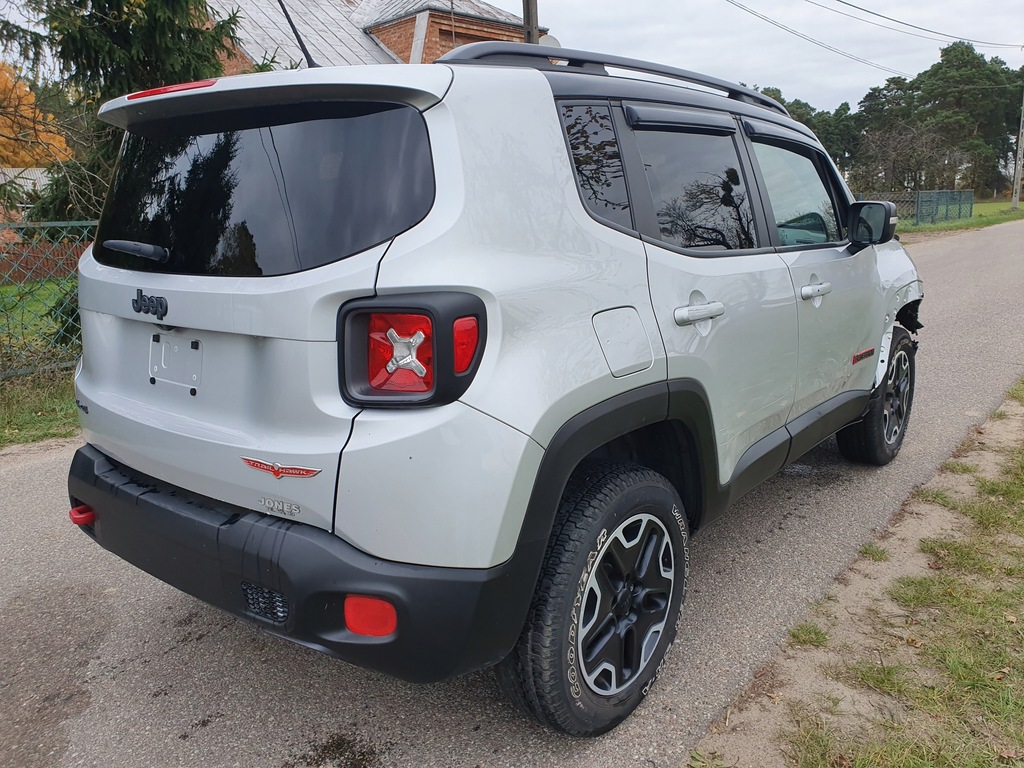 Jeep Renegade 2,4 benzyna TRAILHAWK 4x4 8591196642