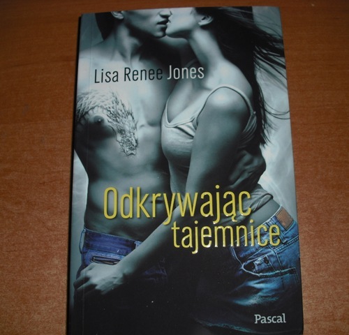 ODKRYWAJĄC TAJEMNICE – LISA RENEE JONES