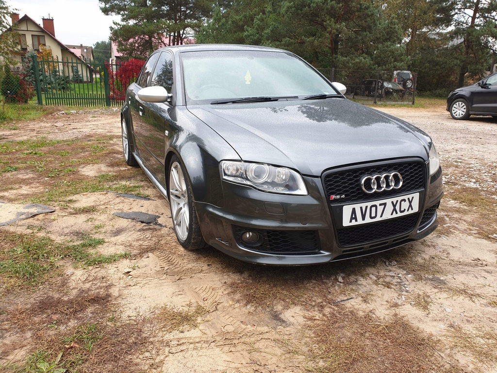 AUDI RS4 b7 4.2