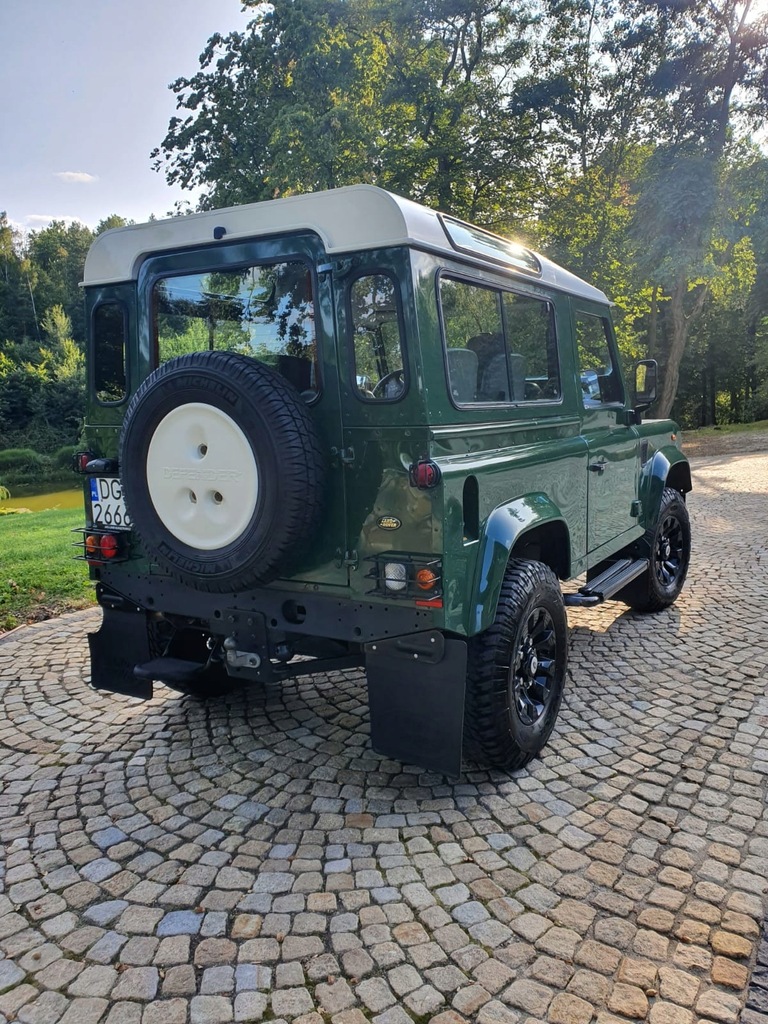 Land Rover Defender 90 9904523880 oficjalne archiwum