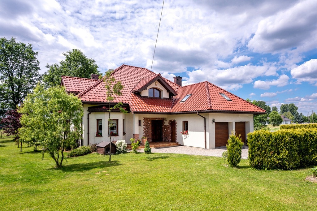 Dom, Niegowonice, Łazy (gm.), 278 m²