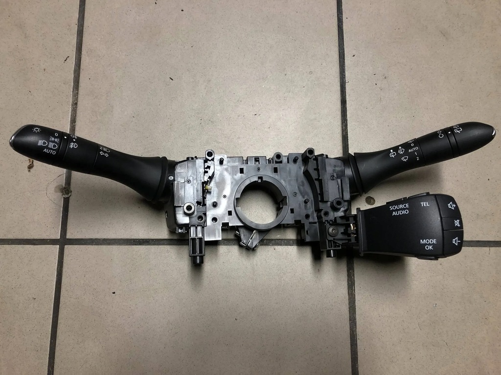 RENAULT KADJAR CLIO MEGANE PRZEŁACZNIK ZESPOLONY 255678341R