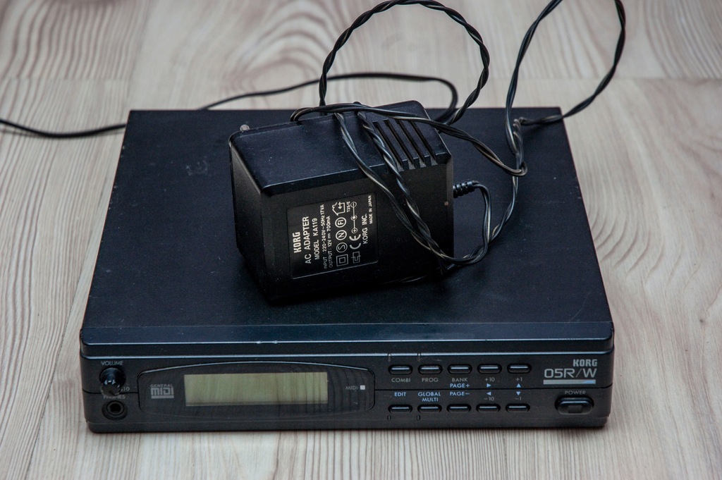 KORG 05R/W syntezator moduł brzmieniowy MIDI BCM