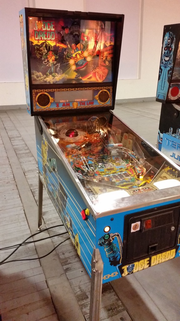 (FLIPPER, PINBALL) JUDGE DREDD DOBRY STAN !!!