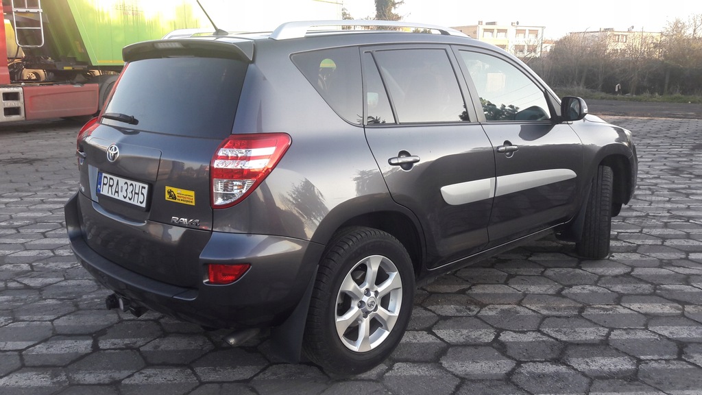 TOYOTA RAV 4 rav4 4X4 rok 2010 2.0 BEN .PRZE.82 TY