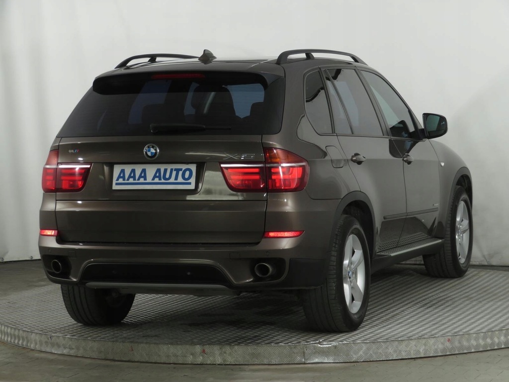 Купить BMW X5 xDrive40d, авторизованный сервисный центр, 301 л.с., 4X4: отзывы, фото, характеристики в интерне-магазине Aredi.ru