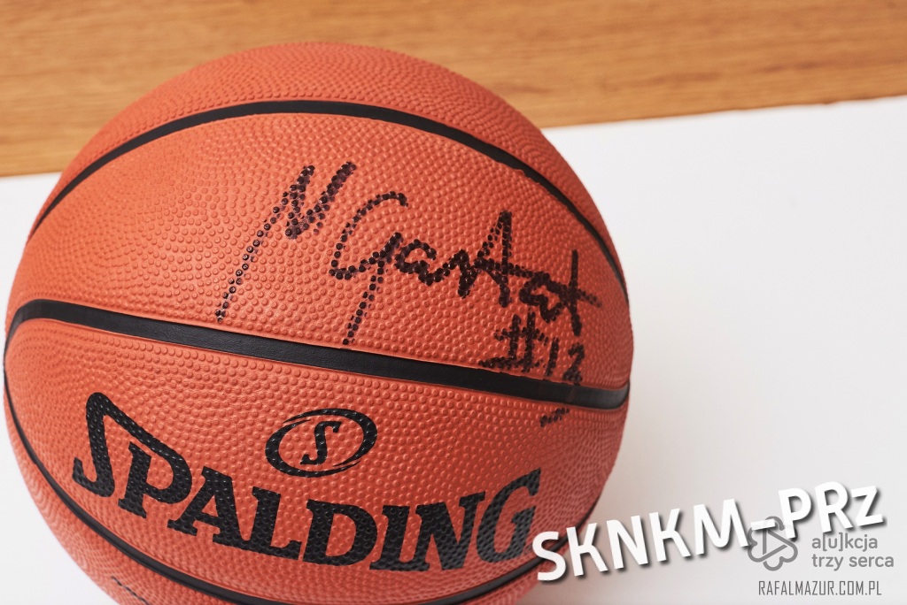 Marcin Gortat - piłka Spalding z autografem