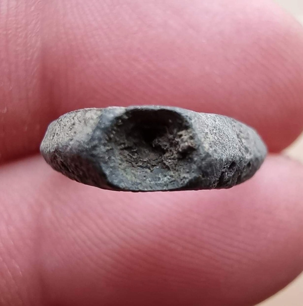 NumisMATI P295 Starożytny pierścień z brązu