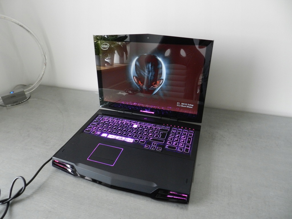 DELL ALIENWARE M17X-R2/I7-Q820/6GB/HD 5870/1GB