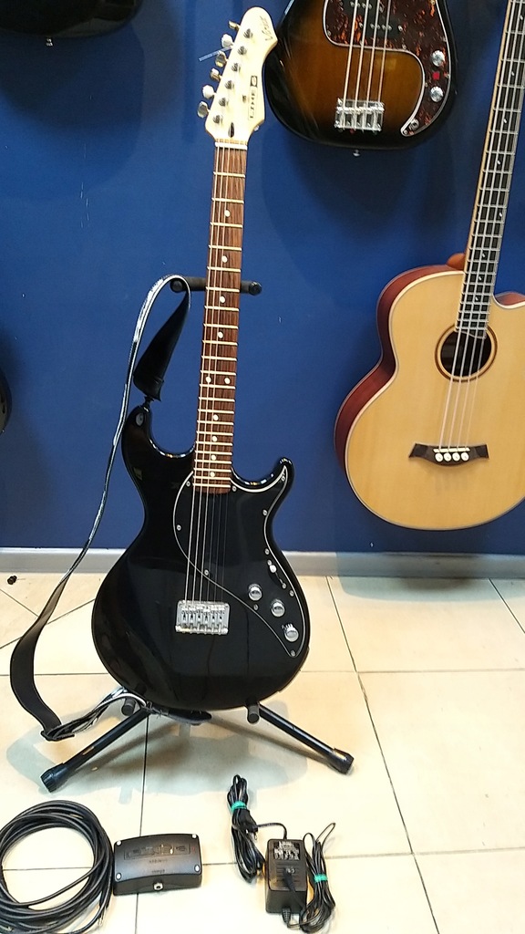Gitara line 6 variax + case Lombard66