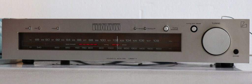 LUXMAN T-4 Accutouch zaawansowany tuner TM/AM analogowy oryginał