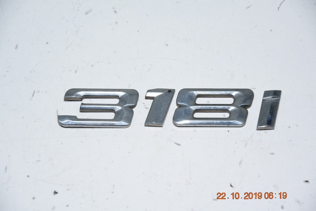BMW E46 318I EMBLEMAT NA KLAPĘ ORYG