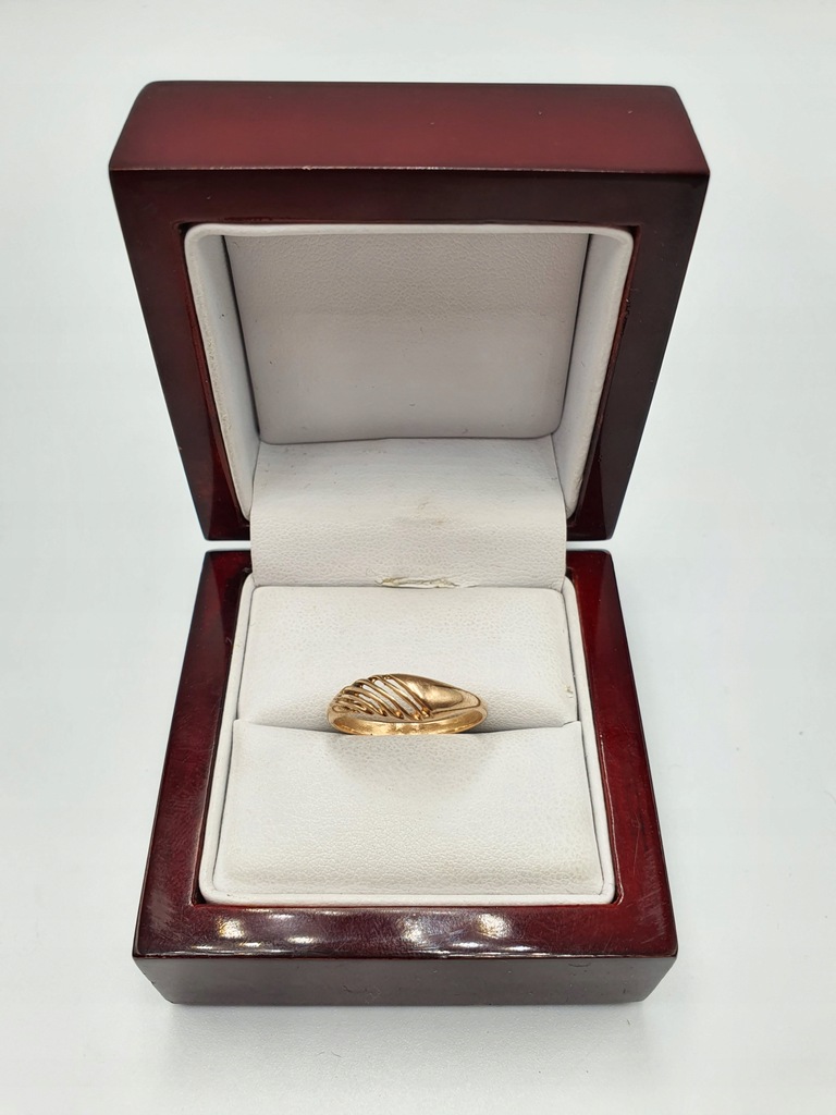 Piękny złoty pierścionek 1,51g PR.585 14K R.16