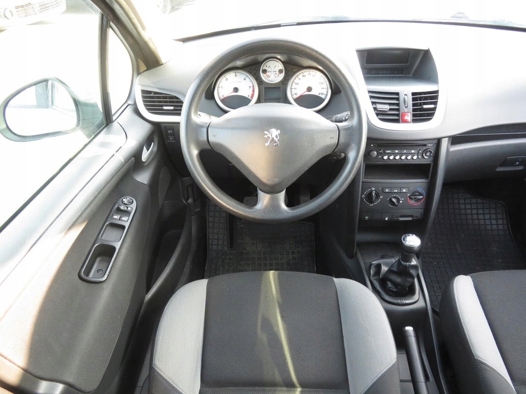 Купить Peugeot 207 1.6 HDI, Кондиционер, Панорамная крыша: отзывы, фото, характеристики в интерне-магазине Aredi.ru