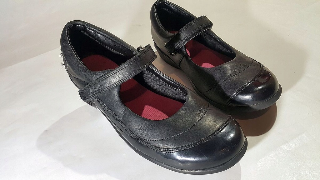 Balerinki buty Clarks ze zdobieniami vintage 33