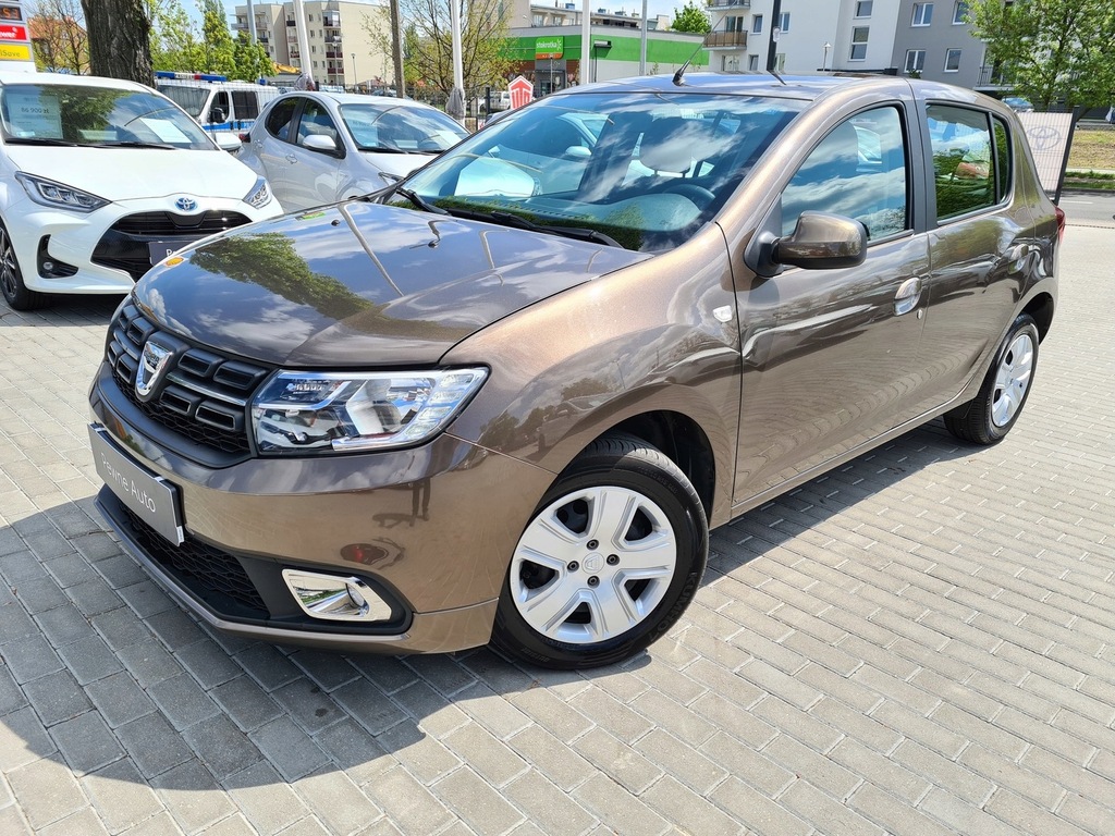 Dacia Sandero 1.2 16V Laureate + Navi