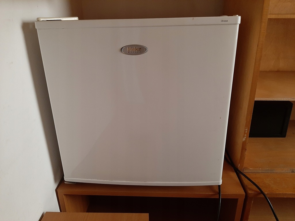 Mała lodówka HAIER HMF406W 46L klasa A+