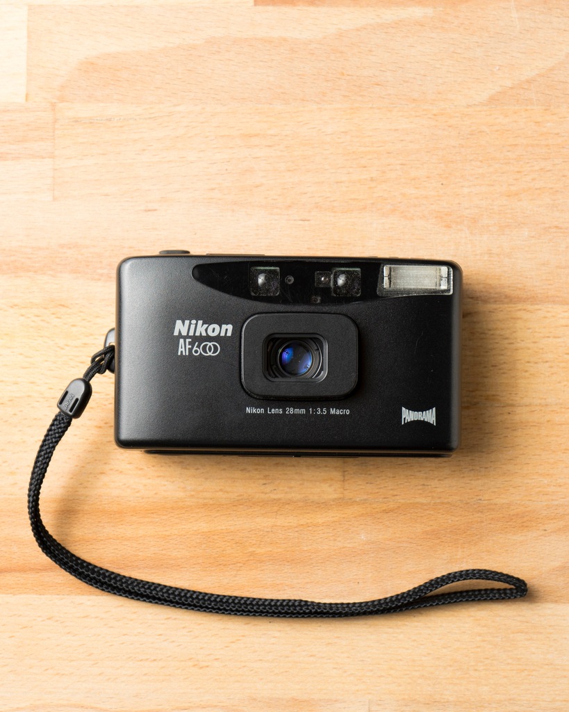 Nikon Lite Touch AF AF600 + Pasek STREET