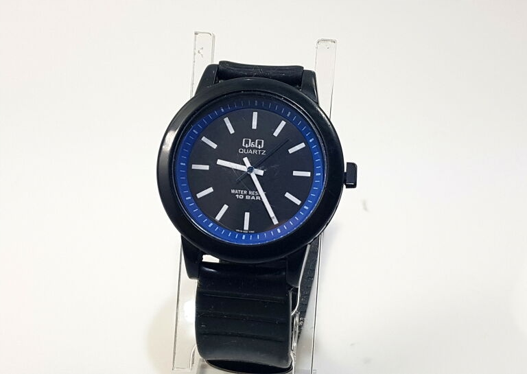 ZEGAREK Q&Q QUARTZ