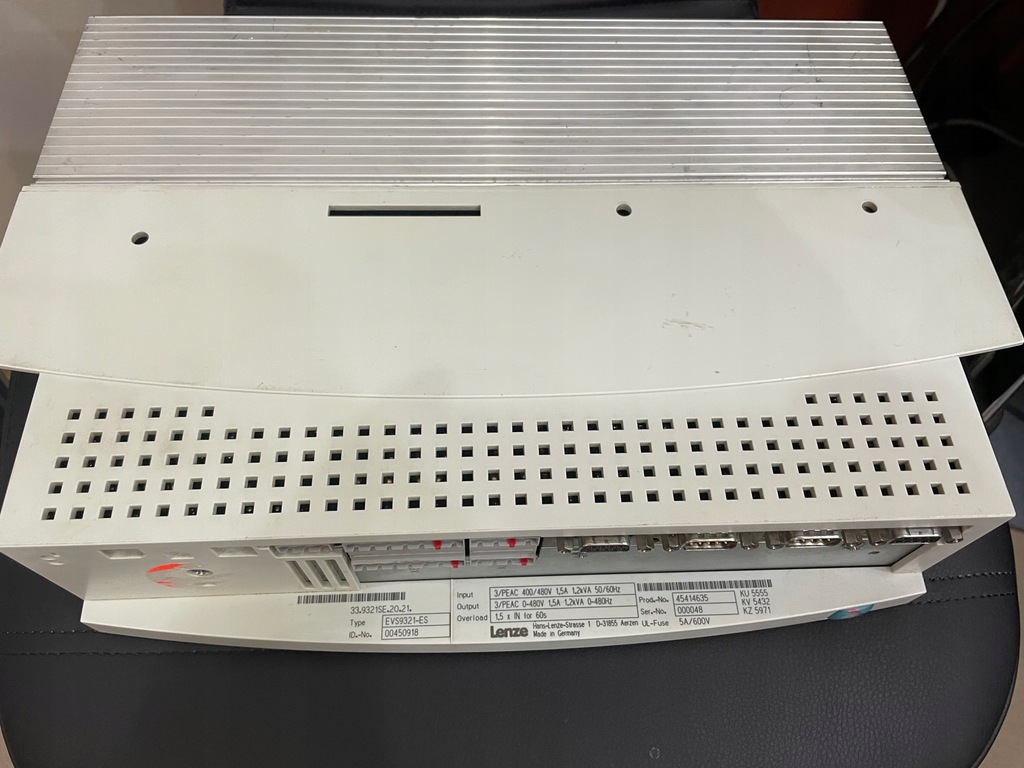LENZE serwo-przemiennik falownik EVS9321-ES 0,37kW