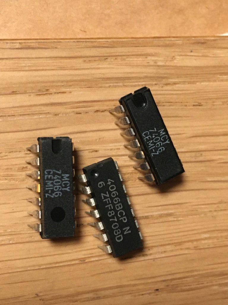 MCY74066; CMOS; 4x bramka analogowa