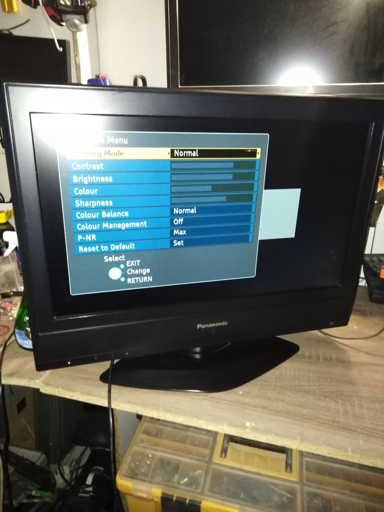 TELEWIZOR PANASONIC TX-26LXD7 26 CALI Z PILOTEM